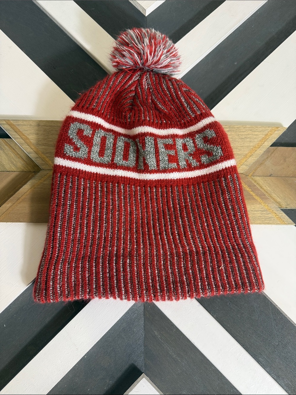 Oklahoma Sooners Red and Gray Pom Pom Knit Beanie